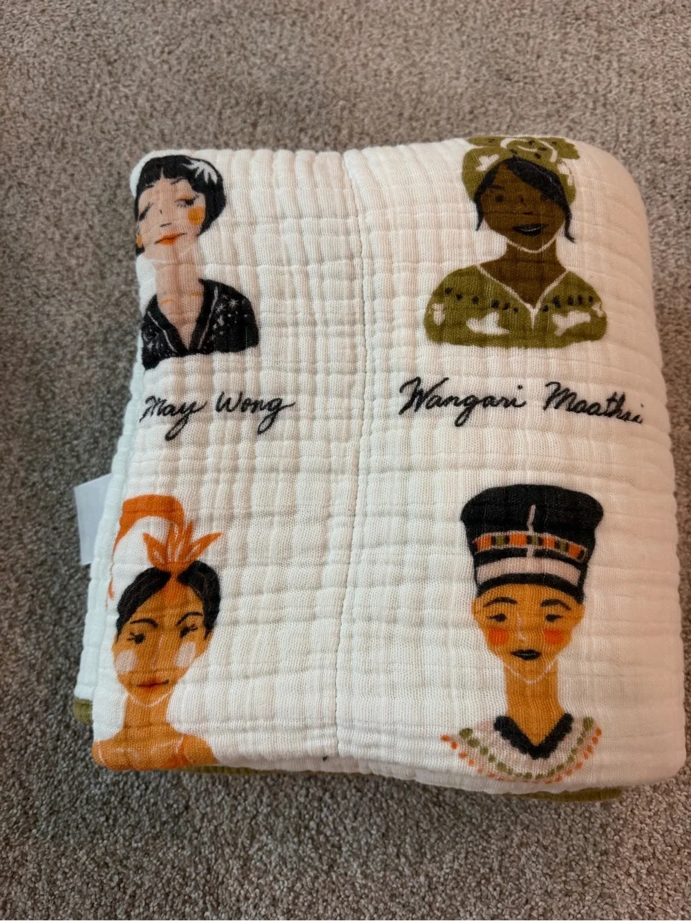 Babyletto Women in History Organic Muslin Cotton Crib Quilt